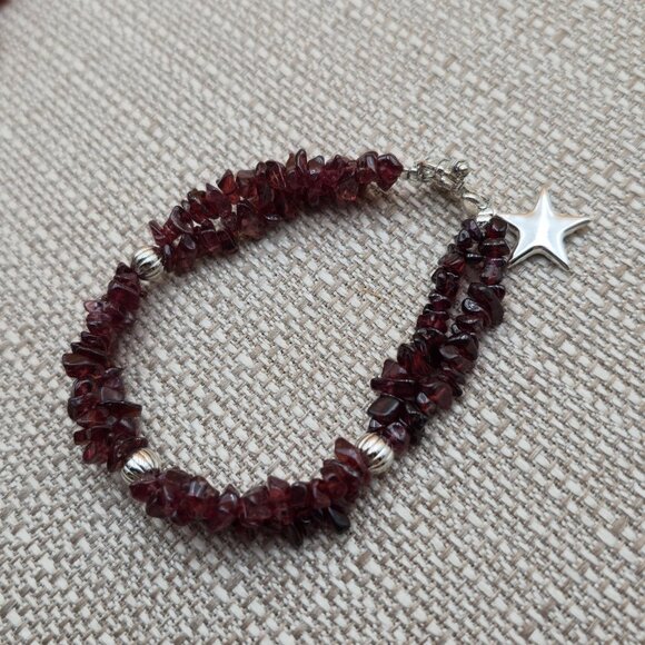 7 Inch Sterling Silver Garnet Stones With Star Charm Bracelet B560 - Picture 2 of 6